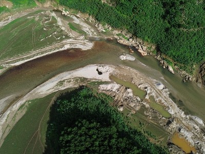 Khu vực khai thác cát trái phép trên sông Nước Xa. 