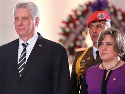 Bí thư thứ nhất, Chủ tịch nước Cuba Miguel Díaz-Canel Bermúdez và Phu nhân. Ảnh tư liệu.