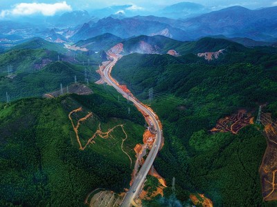 Chính sách thúc đẩy đầu tư công là động lực tăng trưởng cho nhóm vật liệu xây dựng, xây lắp