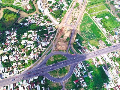 Tuyến đường cao tốc Bến Lức - Long Thành đang hoàn thành và sẽ đưa vào khai thác toàn bộ trong năm 2026. Ảnh: Lê Toàn 