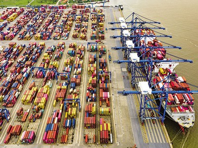 Nhiều thành quả của nền kinh tế Việt Nam, từ sự gia tăng quy mô GDP đến các bước cải thiện mạnh mẽ trong đời sống người dân không thể tách rời quá trình hội nhập kinh tế quốc tế 