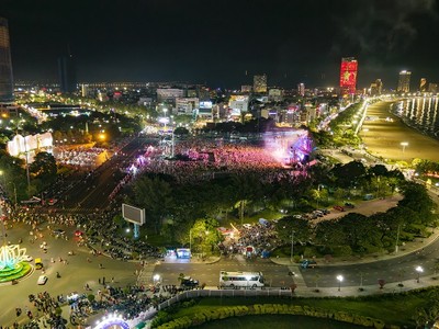 Lễ hội ánh sáng trong chuỗi hoạt động của Lễ hội tinh hoa Đại ngàn - Biển xanh hội tụ hấp dẫn người dân và du khách. Ảnh: BTC. 