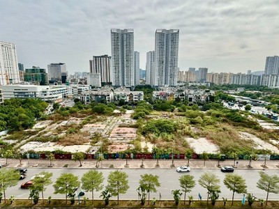 Bồi thường giải phóng mặt bằng theo bảng giá đất: Mâu thuẫn giữa lý thuyết và thực tế 