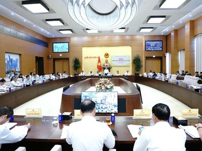 Toàn cảnh phiên họp. Ảnh Quochoi.vn.