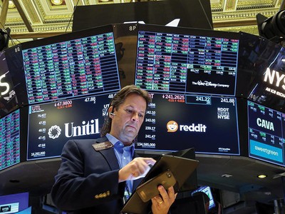 Chứng khoán Mỹ: Hai lực đẩy trái chiều