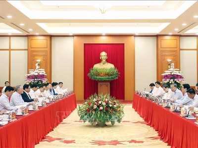 Bộ Chính trị làm việc với Ban Thường vụ Đảng ủy Chính phủ 