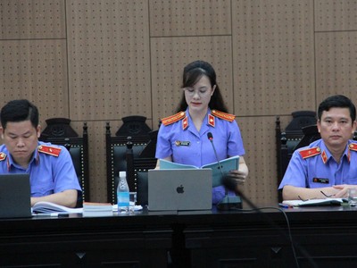 Đại diện Viện Kiểm sát giữ quyền công tố và kiểm sát xét xử vụ án.