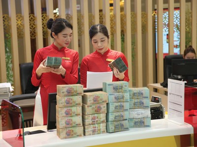 Thu nhập lãi thuần tăng và chi phí dự phòng giảm là nguyên nhân chính hỗ trợ cho lợi nhuận của ngân hàng