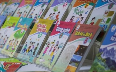 Thống nhất một bộ sách giáo khoa trên toàn quốc: Mở lối cho giáo dục công bằng 