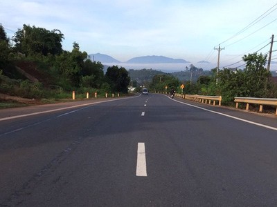 Một đoạn Quốc lộ 20 qua Lâm Đồng. 