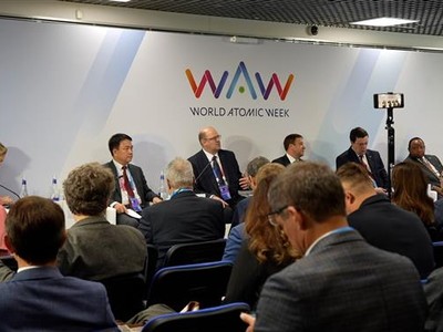 Các đại biểu tham dự phiên thảo luận. 