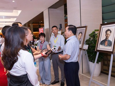 Với nhiều đại biểu Quốc hội, Báo Đầu tư không chỉ là kênh thông tin tham khảo hữu ích, mà còn là nơi trao đổi, khai thác các vấn đề sâu hơn, đa chiều hơn. Ảnh: PQV 