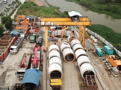 Các ban quản lý dự án cấp quận/huyện tại TP.HCM vẫn đang thực hiện vai trò triển khai hoạt động đầu tư, đấu thầu. Ảnh: Song Lê