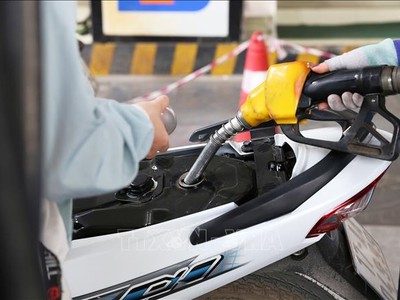 Giá xăng, dầu tăng từ 6 - 380 đồng/lít,kg từ chiều nay, ngày 2/10/2025. 