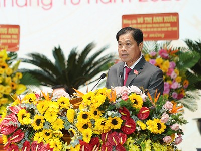 Ông Phạm Minh Tâm, Giám đốc Sở Tài chính tỉnh An Giang trình bày tham luận tại Đại hội. 