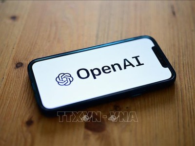 Biểu tượng OpenAI trên màn hình điện thoại di động ở Manta, Mỹ. Ảnh: AFP/TTXVN