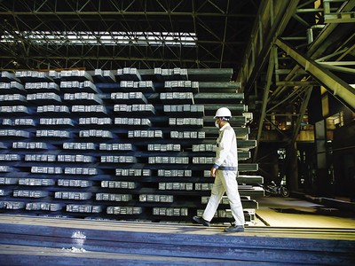 Các nỗ lực đổi mới động lực tăng trưởng truyền thống, như gia tăng giá trị xuất khẩu, rất cần sự hỗ trợ của công nghệ, chuyển đổi số. Ảnh: Đức Thanh 