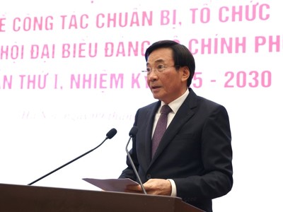 Bộ trưởng, Chủ nhiệm Văn phòng Chính phủ Trần Văn Sơn, Người phát ngôn của Chính phủ, thông báo những nội dung chủ yếu về công tác chuẩn bị, tổ chức Đại hội. Ảnh: VGP.