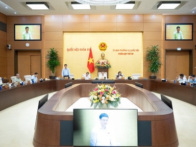 Ủy ban Thường vụ Quốc hội cho ý kiến về dự án Luật sửa đổi, bổ sung một số điều của Luật Giá. 