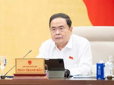 Chủ tịch Quốc hội Trần Thanh Mẫn điều hành phiên thảo luận. 