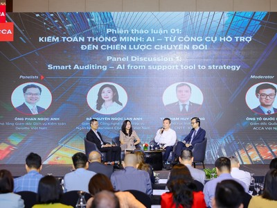Phiên thảo luận với chủ với sự góp mặt của các chuyên gia hàng đầu trong lĩnh vực kế toán – kiểm toán. Ảnh: ACCA Việt Nam