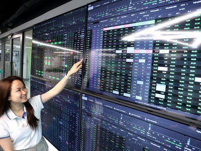 Chọn hàng trên nền kết quả kinh doanh quý III