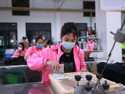 UBND TP. Hà Nội đang lấy ý kiến dự thảo Nghị quyết của HĐND Thành phố quy định chi thu nhập tăng thêm cho cán bộ, công chức, viên chức.