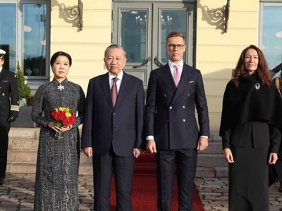 Tổng Bí thư Tô Lâm và Tổng thống Phần Lan Alexander Stubb chứng kiến lễ ký Biên bản ghi nhớ giữa Bộ Tài chính Việt Nam và Bộ Ngoại giao Phần Lan về việc hỗ trợ, thúc đẩy công tác chuẩn bị và triển khai các dự án được tài trợ theo Chương trình đầu tư công (PIF) của Phần Lan. (Ảnh: TTXVN).