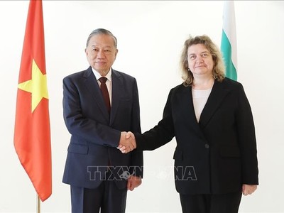 Tổng Bí thư Tô Lâm và Chủ tịch Quốc hội Bulgaria Natalia Kiselova. Ảnh: TTXVN.