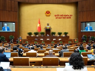 Một phiên họp toàn thể của Quốc hội tại Kỳ họp thứ 10. 