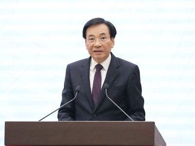 Bộ trưởng, Chủ nhiệm Văn phòng Chính phủ Trần Văn Sơn, Người phát ngôn của Chính phủ, cung cấp thông tin về tình hình phát triển kinh tế-xã hội tháng 10 và 10 tháng từ đầu năm 2025 tại họp báo - Ảnh: Đức Minh