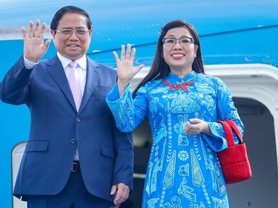 Thủ tướng Chính phủ Phạm Minh Chính cùng Phu nhân. (Ảnh: VGP)