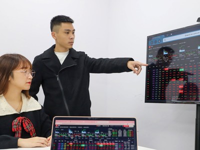 Dòng tiền đang thăm dò vùng đáy ngắn hạn của VN-Index