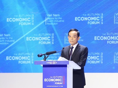 Bí thư Thành ủy TP.HCM Trần Lưu Quang phát biểu khai mạc Diễn đàn. Ảnh: Trọng Tín.