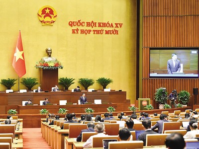 Bộ trưởng Bộ Tài chính Nguyễn Văn Thắng báo cáo giải trình tại phiên họp ngày 27/11 của Kỳ họp thứ mười 