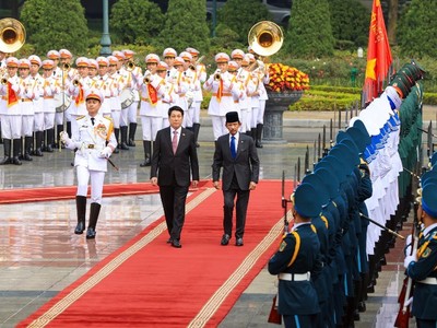 Ủy viên Bộ Chính trị, Chủ tịch nước Lương Cường chủ trì lễ đón Quốc vương Brunei Darussalam Haji Hassanal Bolkiah. Ảnh: Đức Thanh