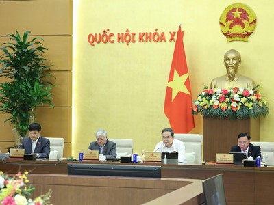 Phiên họp chiều tối 2/12 của Ủy ban Thường vụ Quốc hội. Ảnh: Duy Linh 