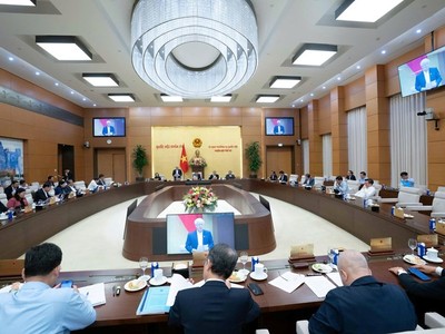 Phiên họp sáng 3/12 của Ủy ban Thường vụ Quốc hội. 