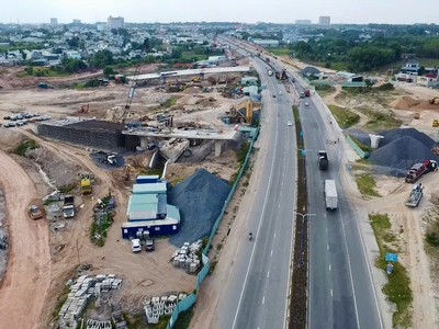 Thi công đường vành đai 3 đoạn qua khu vực Bình Dương