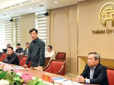 Bí thư Thành ủy Hà Nội Nguyễn Duy Ngọc phát biểu kết luận tại buổi làm việc. Ảnh: Viết Thành.