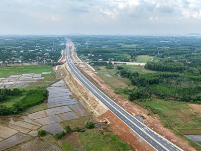 Khánh thành cao tốc Quảng Ngãi-Hoài Nhơn, thông xe cao tốc Khánh Hoà-Buôn Ma Thuột 