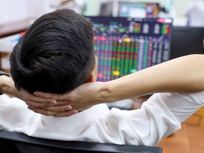 Chứng khoán và bất động sản sẽ là những nhóm cổ phiếu nhạy cảm nhất với xu hướng lãi suất