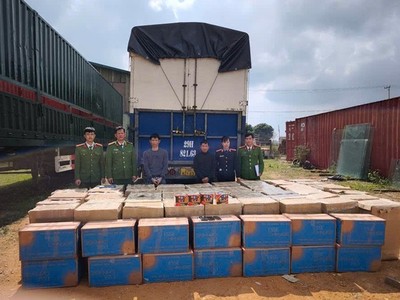 Lực lượng chức năng liên tiếp bắt giữ 3 vụ mua bán vận chuyển thuốc lá ngoại nhập lậu với số lượng lớn tại Quảng Trị trong tháng 12/2025. Ảnh: 389.