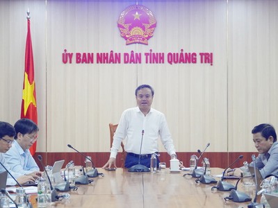 Phó chủ tịch UBND tỉnh Quảng Trị Lê Đức Tiến chủ trì cuộc họp