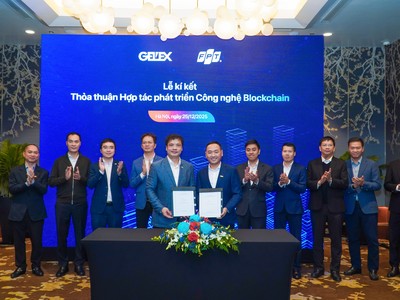 Đại diện lãnh đạo FPT và GELEX ký kết thỏa thuận hợp tác phát triển công nghệ blockchain.