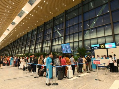 Bên trong Nhà ga hành khách T3, Cảng hàng không quốc tế Tân Sơn Nhất. 