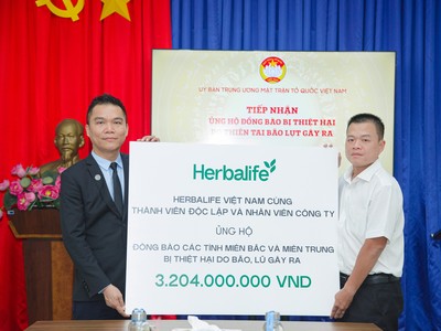 Herbalife Việt Nam ủng hộ hơn 3,2 tỷ đồng thông qua Ủy ban Trung ương Mặt trận Tổ quốc Việt Nam cho người dân bị thiệt hại bởi hai cơn bão Bualoi và Matmo 