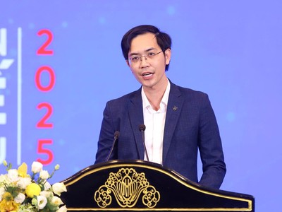 PGS.TS. Nguyễn Hữu Huân, Phó chủ tịch Cơ quan điều hành Trung tâm tài chính tế tại TP.HCM phát biểu tại Hội nghị. Ảnh: Trọng Tín.