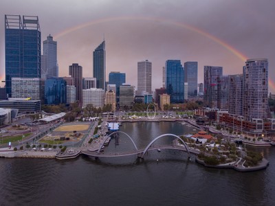 Elizabeth Quay là biểu tượng kết nối trung tâm thành phố với bờ sông Swan. Nguồn: Shutterstock