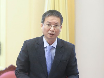 Phó tổng Thanh tra Chính phủ Lê Tiến Đạt giới thiệu các điểm mới của luật - Ảnh: TT. 